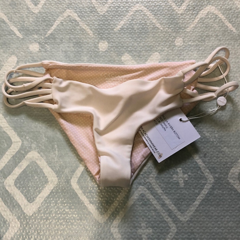 Nwt acacia la riviera bottoms in haupia.